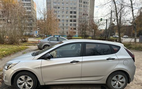 Hyundai Solaris II рестайлинг, 2015 год, 620 000 рублей, 2 фотография