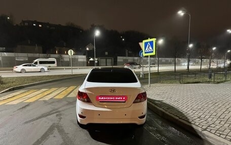 Hyundai Solaris II рестайлинг, 2013 год, 650 000 рублей, 4 фотография