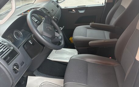 Volkswagen Multivan T5, 2010 год, 1 490 000 рублей, 10 фотография