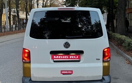 Volkswagen Multivan T5, 2010 год, 1 490 000 рублей, 2 фотография