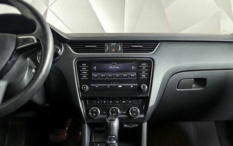 Skoda Octavia, 2017 год, 1 793 000 рублей, 10 фотография