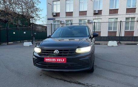 Volkswagen Tiguan II, 2021 год, 3 000 000 рублей, 2 фотография