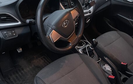 Hyundai Solaris II рестайлинг, 2017 год, 560 000 рублей, 6 фотография