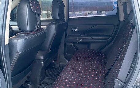 Mitsubishi Outlander III рестайлинг 3, 2012 год, 1 640 000 рублей, 16 фотография