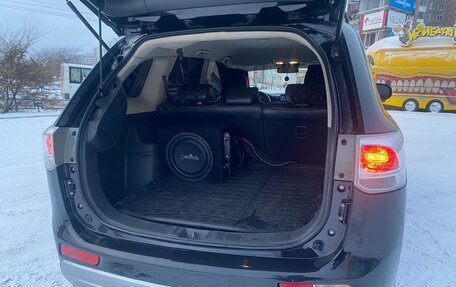 Mitsubishi Outlander III рестайлинг 3, 2012 год, 1 640 000 рублей, 17 фотография