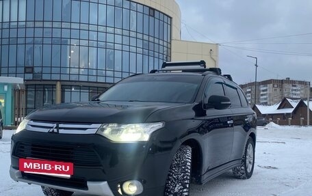 Mitsubishi Outlander III рестайлинг 3, 2012 год, 1 640 000 рублей, 31 фотография