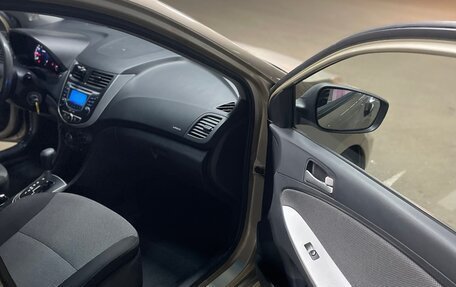 Hyundai Solaris II рестайлинг, 2013 год, 750 000 рублей, 1 фотография