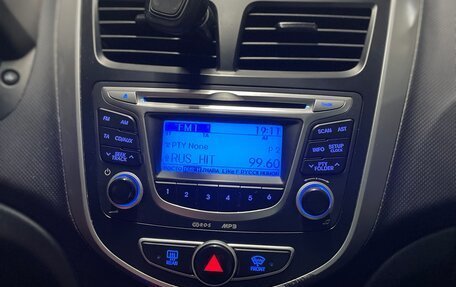 Hyundai Solaris II рестайлинг, 2013 год, 750 000 рублей, 3 фотография