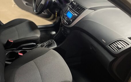 Hyundai Solaris II рестайлинг, 2013 год, 750 000 рублей, 14 фотография