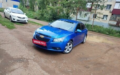 Chevrolet Cruze II, 2011 год, 700 000 рублей, 4 фотография