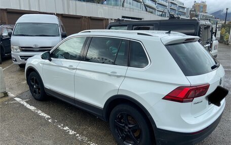 Volkswagen Tiguan II, 2019 год, 2 500 000 рублей, 3 фотография
