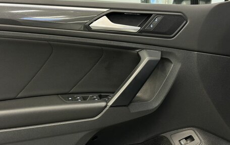 Volkswagen Tiguan II, 2020 год, 3 099 000 рублей, 13 фотография