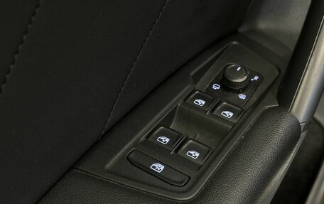 Volkswagen Tiguan II, 2020 год, 3 099 000 рублей, 14 фотография