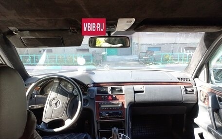 Mercedes-Benz E-Класс, 1997 год, 450 000 рублей, 6 фотография