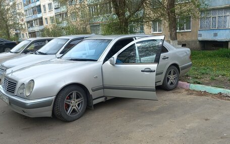 Mercedes-Benz E-Класс, 1997 год, 450 000 рублей, 15 фотография