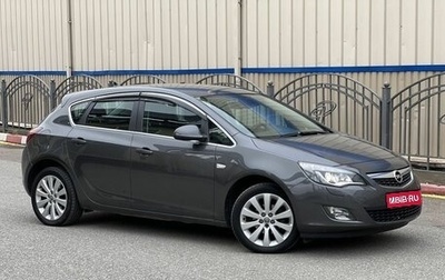 Opel Astra J, 2011 год, 870 000 рублей, 1 фотография
