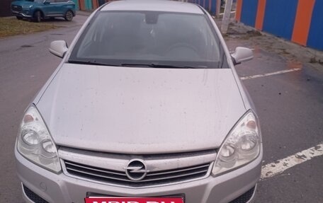 Opel Astra J, 2012 год, 670 000 рублей, 1 фотография
