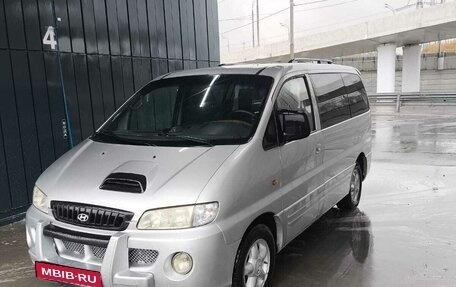 Hyundai Starex I рестайлинг, 2002 год, 590 000 рублей, 1 фотография