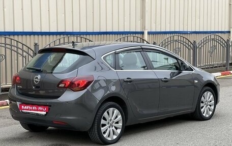 Opel Astra J, 2011 год, 870 000 рублей, 5 фотография