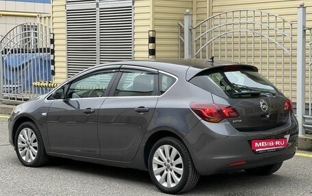 Opel Astra J, 2011 год, 870 000 рублей, 7 фотография