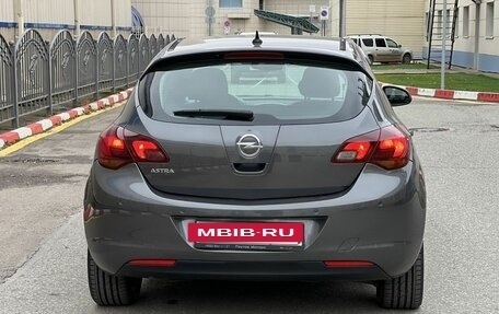 Opel Astra J, 2011 год, 870 000 рублей, 6 фотография