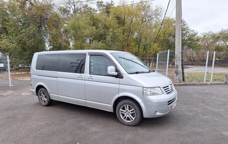 Volkswagen Caravelle T5, 2006 год, 1 200 000 рублей, 3 фотография