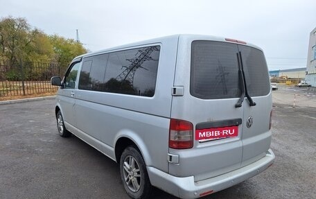 Volkswagen Caravelle T5, 2006 год, 1 200 000 рублей, 2 фотография