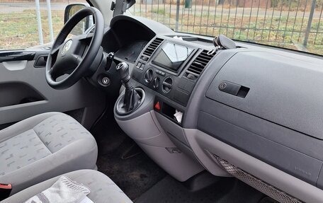 Volkswagen Caravelle T5, 2006 год, 1 200 000 рублей, 11 фотография