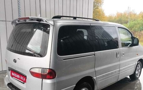 Hyundai Starex I рестайлинг, 2002 год, 590 000 рублей, 3 фотография