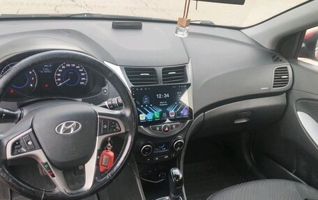 Hyundai Solaris II рестайлинг, 2015 год, 830 000 рублей, 5 фотография