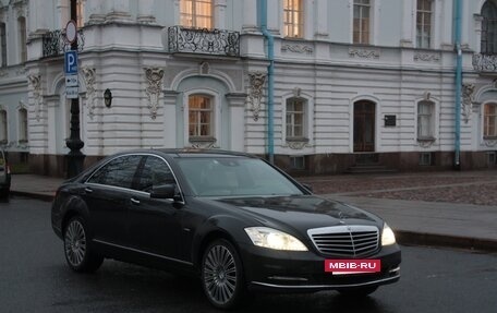 Mercedes-Benz S-Класс, 2012 год, 2 500 000 рублей, 2 фотография