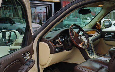Cadillac Escalade III, 2013 год, 2 680 000 рублей, 10 фотография