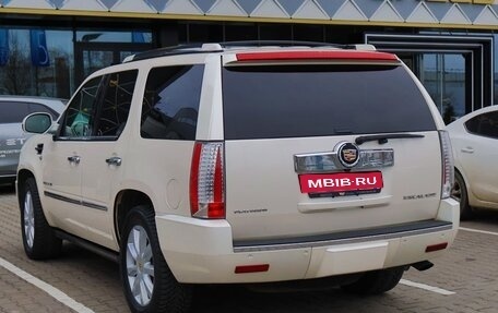 Cadillac Escalade III, 2013 год, 2 680 000 рублей, 8 фотография