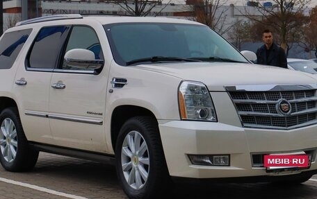 Cadillac Escalade III, 2013 год, 2 680 000 рублей, 4 фотография