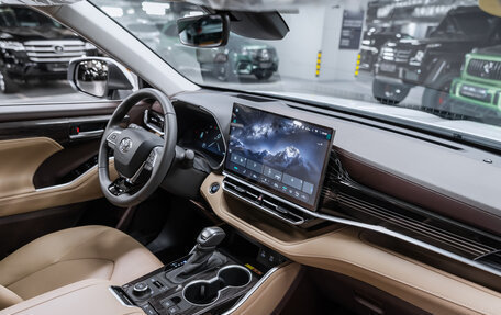 Toyota Highlander, 2025 год, 6 050 000 рублей, 2 фотография