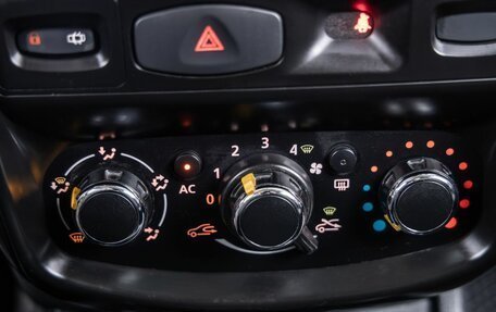 Renault Duster I рестайлинг, 2014 год, 1 088 000 рублей, 30 фотография