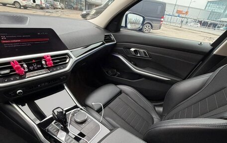 BMW 3 серия, 2019 год, 3 250 000 рублей, 13 фотография