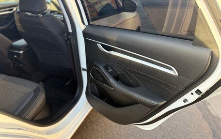Geely Emgrand, 2024 год, 1 650 000 рублей, 10 фотография