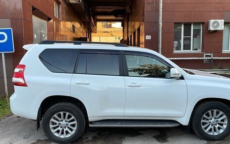 Toyota Land Cruiser Prado 150 рестайлинг 2, 2016 год, 3 100 000 рублей, 2 фотография