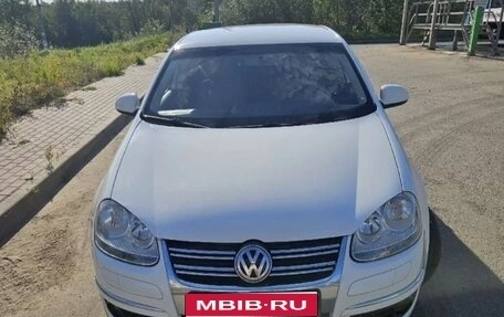Volkswagen Jetta VI, 2009 год, 690 000 рублей, 1 фотография