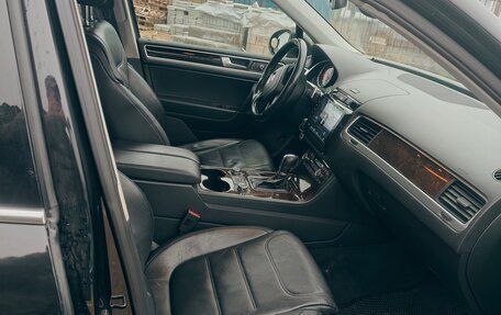 Volkswagen Touareg III, 2011 год, 2 490 000 рублей, 6 фотография