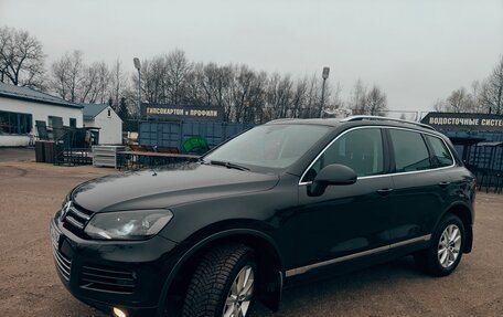 Volkswagen Touareg III, 2011 год, 2 490 000 рублей, 2 фотография