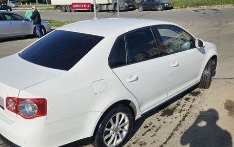 Volkswagen Jetta VI, 2009 год, 690 000 рублей, 3 фотография