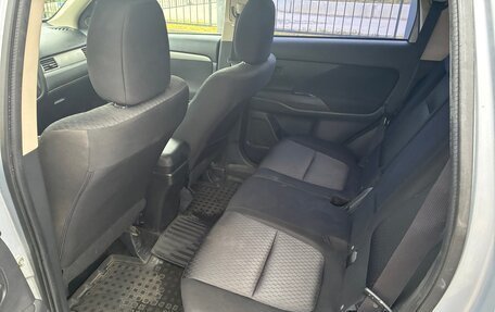 Mitsubishi Outlander III рестайлинг 3, 2013 год, 970 000 рублей, 8 фотография