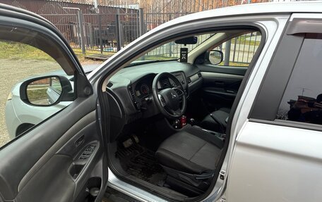 Mitsubishi Outlander III рестайлинг 3, 2013 год, 970 000 рублей, 7 фотография