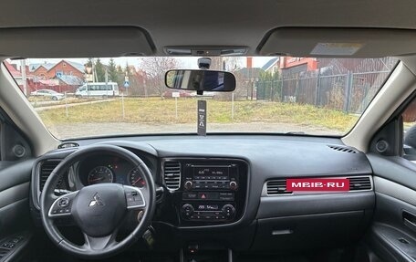 Mitsubishi Outlander III рестайлинг 3, 2013 год, 970 000 рублей, 6 фотография