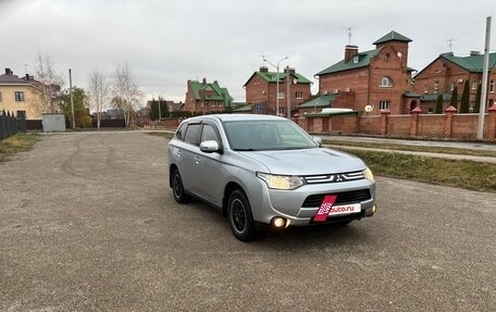 Mitsubishi Outlander III рестайлинг 3, 2013 год, 970 000 рублей, 5 фотография