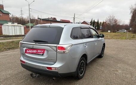 Mitsubishi Outlander III рестайлинг 3, 2013 год, 970 000 рублей, 4 фотография