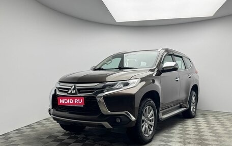Mitsubishi Pajero Sport III рестайлинг, 2019 год, 2 999 000 рублей, 1 фотография