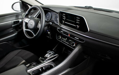 Hyundai Sonata VIII, 2021 год, 1 750 000 рублей, 4 фотография